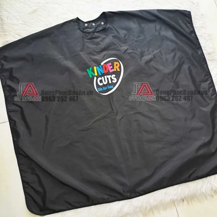 Áo choàng cắt tóc in logo theo yêu cầu nhanh rẻ uy tín TPHCM - Kinder cuts  - Đồng Phục Bảo An