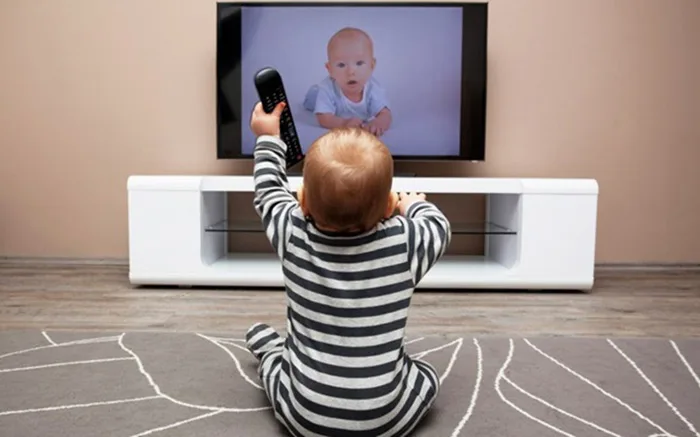 Cho trẻ xem tivi như thế nào là đúng cách???