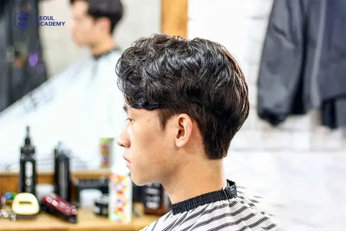 Uốn tóc bao nhiêu tiền? Bảng giá uốn tóc nam, nữ 2026