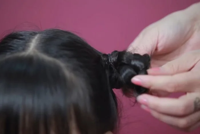 Cách búi tóc Natra cho bé đơn giản và cực đáng yêu