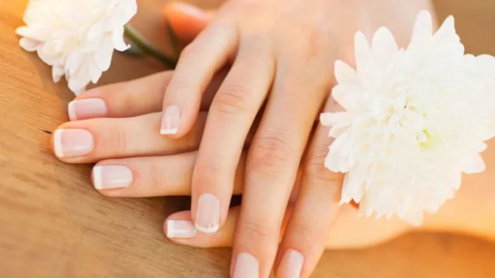 Tips phục hồi phục móng tay hư tổn sau khi tháo sơn gel hoặc đắp bột