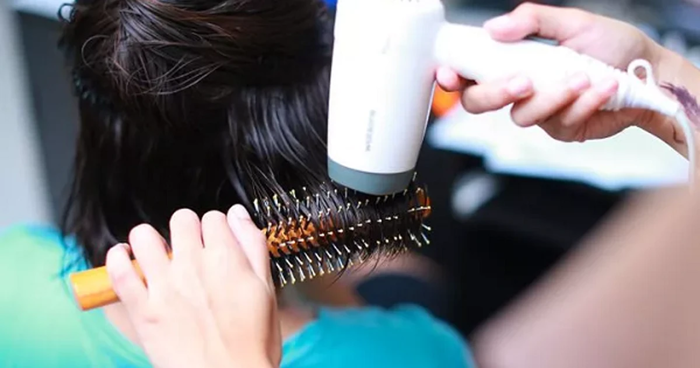 Bật mí cách chăm sóc tóc uốn xoăn ngay tại nhà đẹp như đến salon