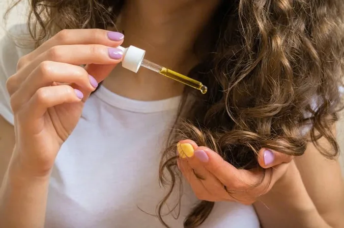 Cách Chăm Sóc Tóc Xoăn Uốn Đúng Cách Tại Nhà | Đẹp Như Salon, Không Cần Ra  Tiệm