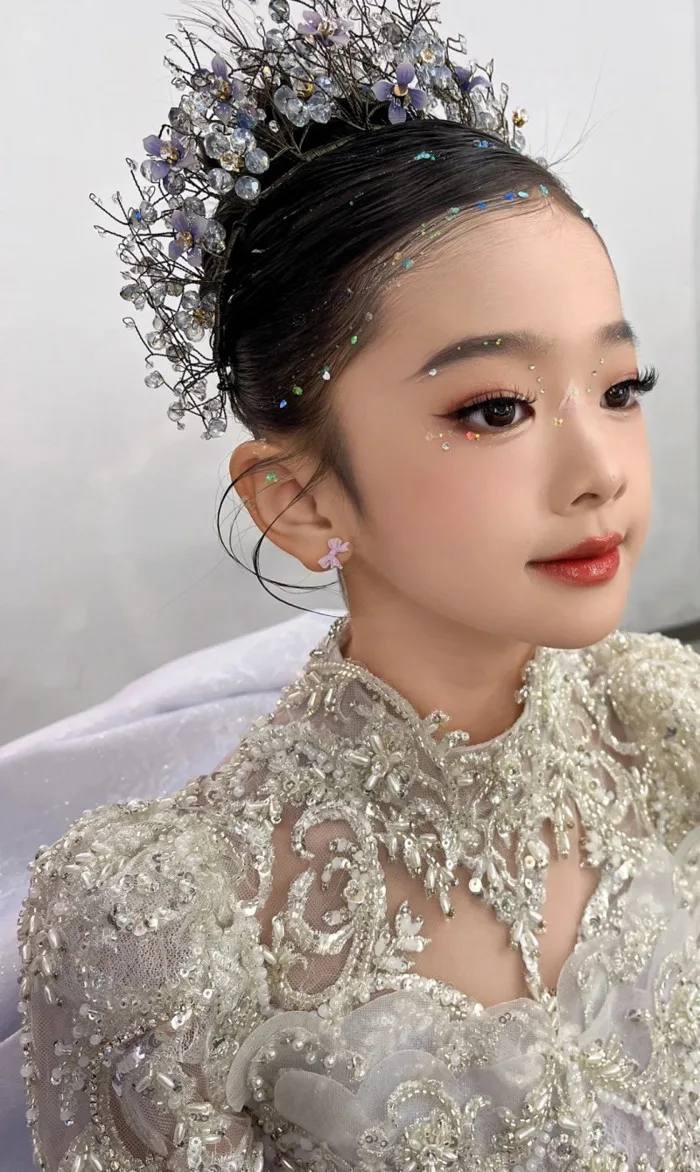 12+ Kiểu Tóc Cho Bé Gái Đi Tiệc Xinh Lung Linh