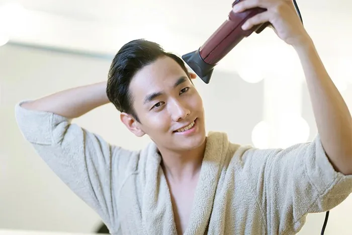 Hướng Dẫn Sấy Tóc Phồng Chuẩn Salon Cho Nam Giới