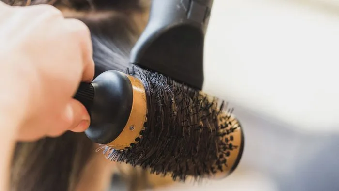 Hướng dẫn cách sấy tóc cụp cực đơn giản tại nhà cho bạn