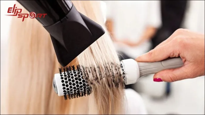 Hướng dẫn cách sấy tóc cụp đơn giản, đẹp tự nhiên ngay tại nhà