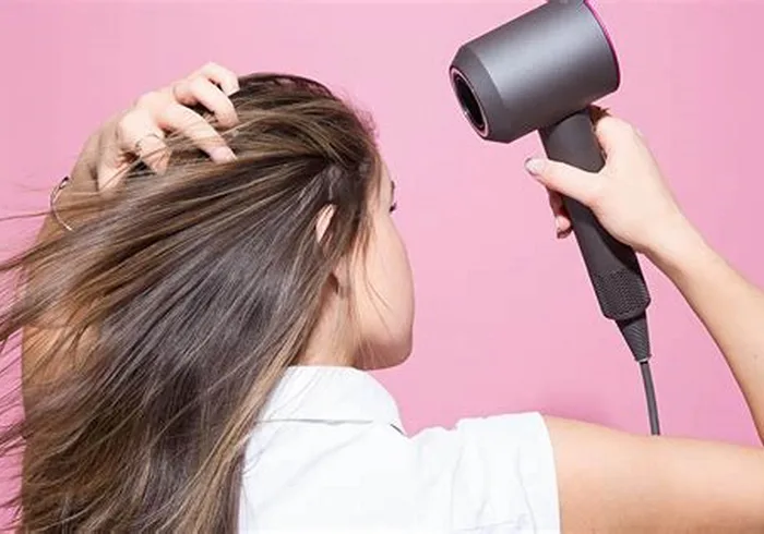 Hướng dẫn sử dụng máy sấy tóc hiệu quả, đúng chuẩn salon Hướng dẫn sử dụng máy sấy tóc hiệu quả, đúng chuẩn salon