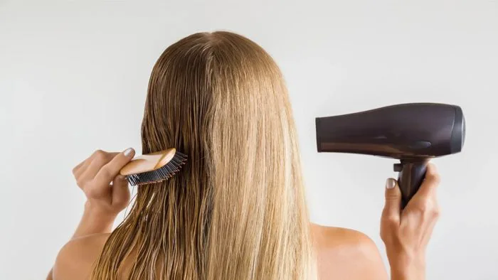 Hướng dẫn cách sấy tóc cụp cực đơn giản tại nhà cho bạn Hướng dẫn cách sấy tóc cụp cực đơn giản tại nhà cho bạn