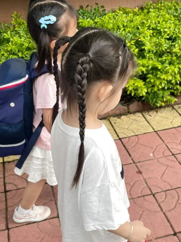 Cách Tết Tóc Cho Bé Gái Đi Học: 10+ Kiểu Vừa Xinh Vừa Gọn Gàng Cách Tết Tóc Cho Bé Gái Đi Học: 10+ Kiểu Vừa Xinh Vừa Gọn Gàng