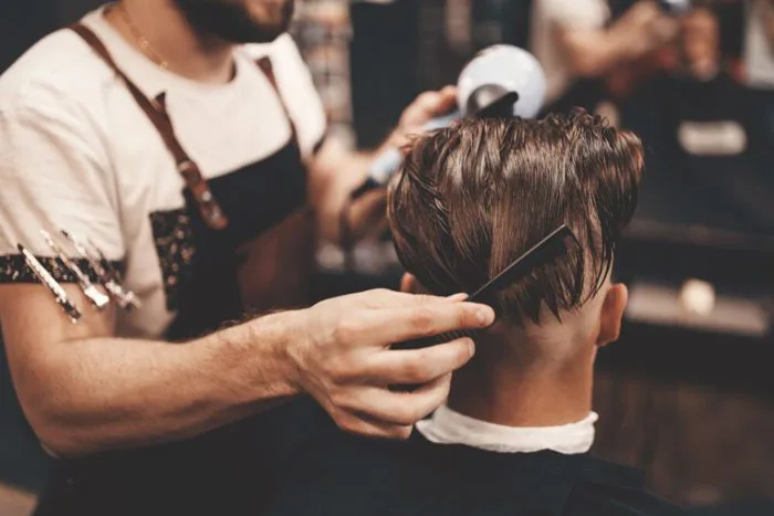 CÁCH VUỐT TÓC NAM CHUẨN SALON CÙNG TONY BARBER HOUSE