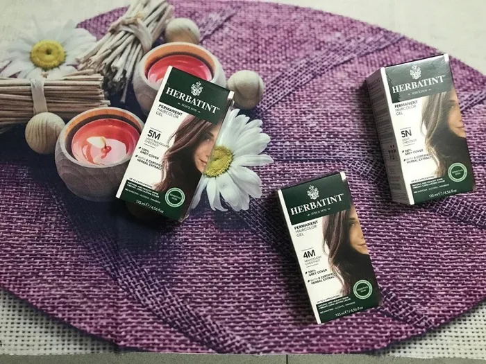 Mẹ đang cho con bú có nhuộm tóc được không? Cực kỳ có hại