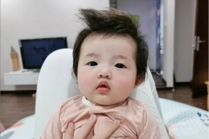 20+ kiểu tóc cho bé gái sơ sinh đáng yêu và ngộ nghĩnh