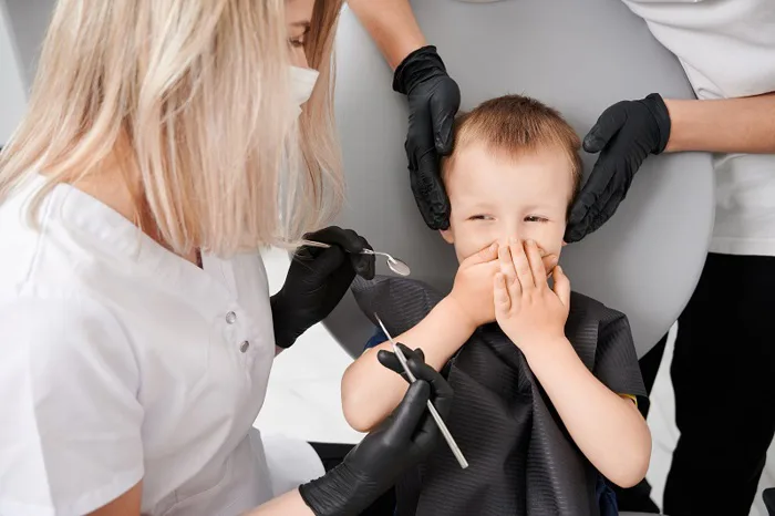 Nên cắt tóc máu cho trẻ sơ sinh vào ngày nào? Có cần thiết phải cắt tóc máu  hay không?
