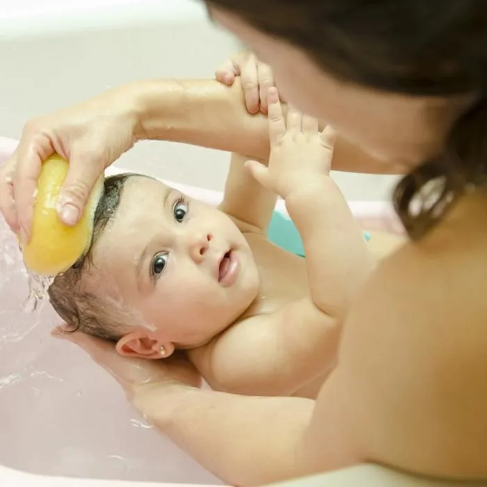 10+ mẹo đơn giản loại bỏ “cứt trâu” trên đầu trẻ siêu hiệu quả