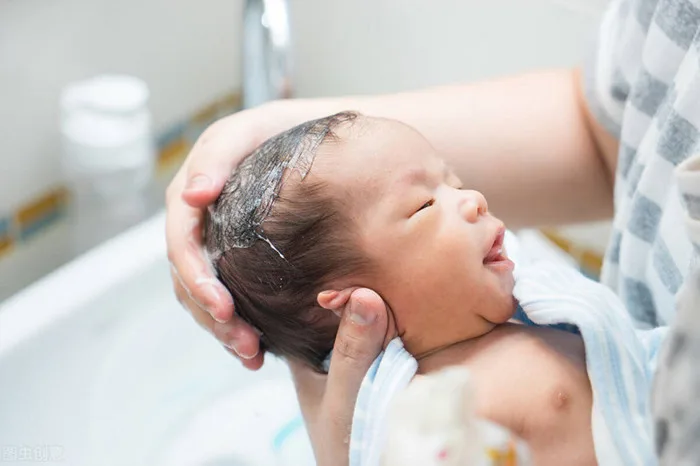 Review top 5 loại dầu gội trị cứt trâu cho bé tốt nhất