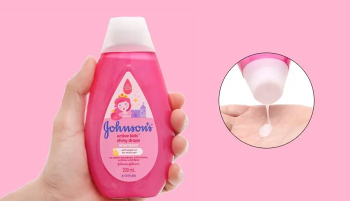 Sữa tắm gội Johnson Baby cho trẻ sơ sinh có tốt không? Của nước nào?