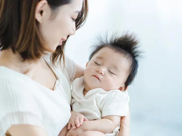 Cắt Tóc Máu Cho Bé Gái: Khi Nào Thích Hợp Những Điều Ba Mẹ Cần Lưu Ý