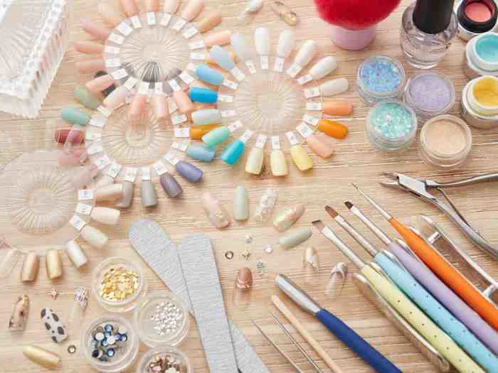 Bộ dụng cụ học nail bao gồm những gì?