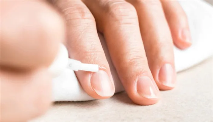 Hướng dẫn cách tháo gỡ móng tay gel đơn giản mà an toàn tại nhà Hướng dẫn cách tháo gỡ móng tay gel đơn giản mà an toàn tại nhà