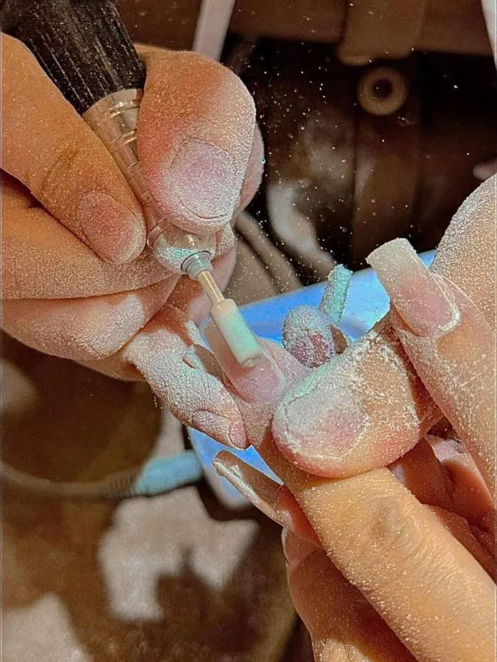 Hướng dẫn 3 cách phá sơn gel tại nhà an toàn, dễ thực hiện Hướng dẫn 3 cách phá sơn gel tại nhà an toàn, dễ thực hiện