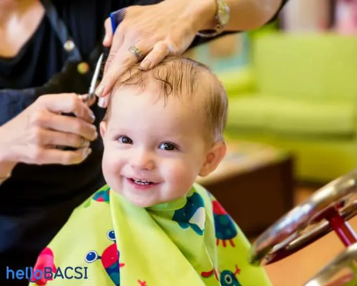 Khi nào cắt tóc cho trẻ sơ sinh? Cần lưu ý gì khi cắt tóc cho Khi nào cắt tóc cho trẻ sơ sinh? Cần lưu ý gì khi cắt tóc cho