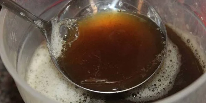 Các mẹ có thể tự làm dầu gội đầu chăm sóc tóc cho bé