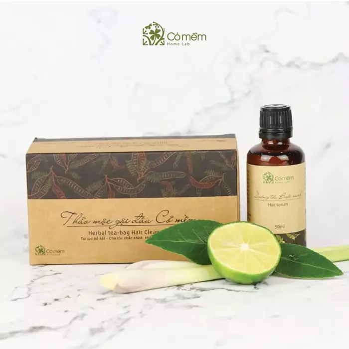 Hướng dẫn gội đầu bằng cỏ mần trầu tại nhà ngăn rụng tóc