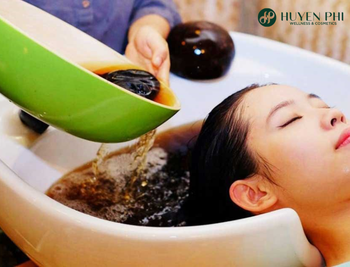Cỏ mần trầu gội đầu có tốt không? Cách gội đầu bằng cỏ mần trầu - Mỹ phẩm  Huyền Phi