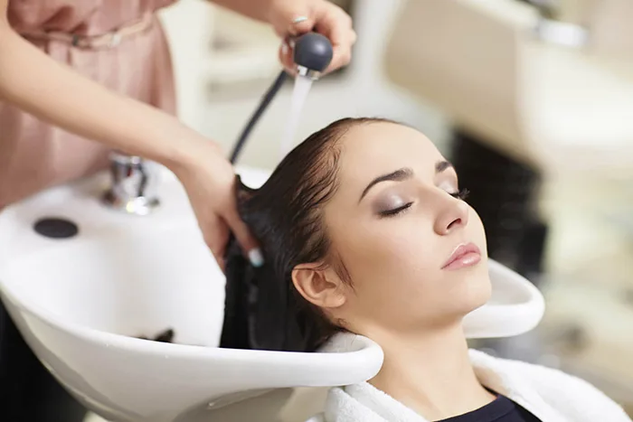 Hấp tóc bao nhiêu phút? Cách hấp tóc đúng kỹ thuật Salon