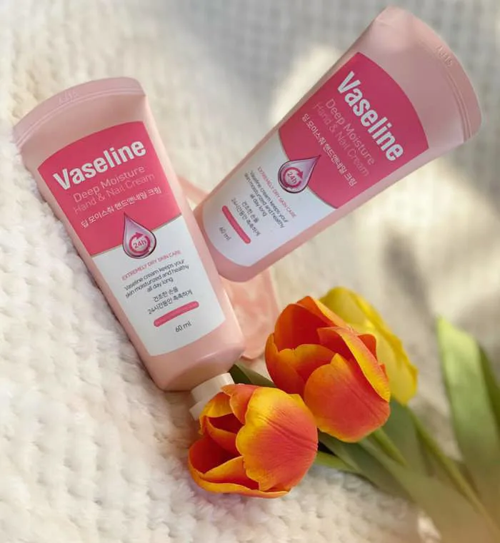 KEM DƯỠNG DA TAY & MÓNG CẤP ẨM & MỀM DA VASELINE 24H DEEP MOISTURE HAN – DN  Cosmetics | #1 Mỹ Phẩm chính hãng chất lượng số 1 Đà Nẵng