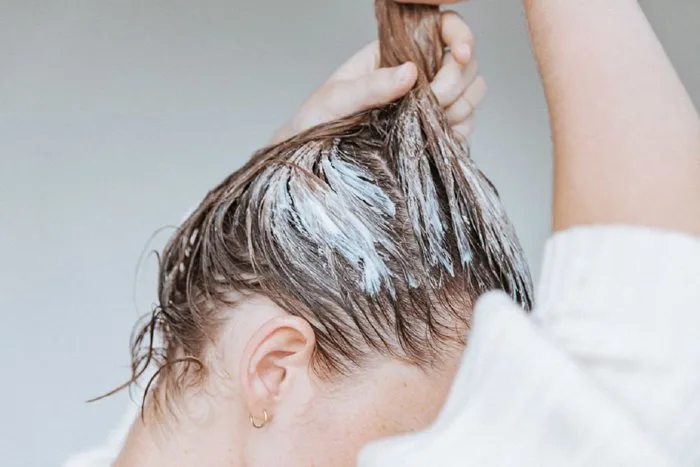 Dầu xả giữ màu tóc tốt nhất hiện nay