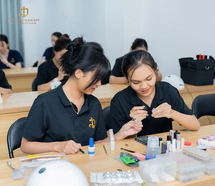 Khóa học nail - Đào tạo chuyên sâu, cam kết chất lượng