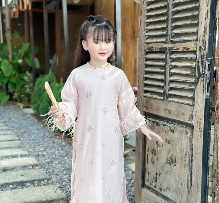 Top 30+ Mẫu Áo Dài Tết 2026 Đẹp Cho Bé Gái, Bé Trai Top 30+ Mẫu Áo Dài Tết 2026 Đẹp Cho Bé Gái, Bé Trai