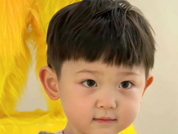Gợi Ý Các Kiểu Tóc Cho Bé Trai 3 Tuổi Năng Động Và Dễ Thương