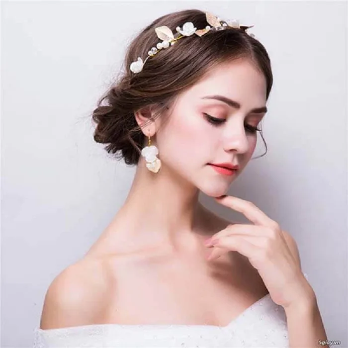 Top 10 kiểu tóc cô dâu đẹp nhất 2021 cho ngày cưới thêm hoàn hảo