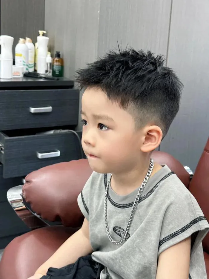 Hướng Dẫn Chọn Kiểu Tóc Cho Bé Trai 3 Tuổi Mẹ Nào Cũng Nên Biết