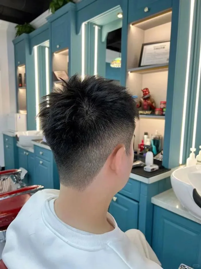 20+ Kiểu Tóc Đẹp Cho Mặt Tròn Nam Giúp Gương Mặt Thon Gọn, Điển Trai
