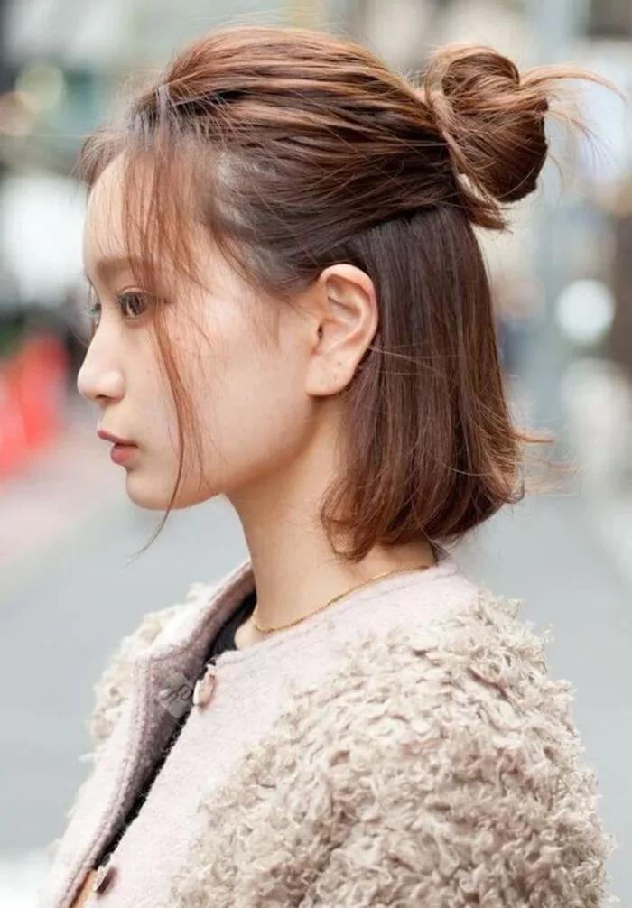 Cách búi tóc củ tỏi đơn giản cho nàng xinh trẻ trung, thanh lịch