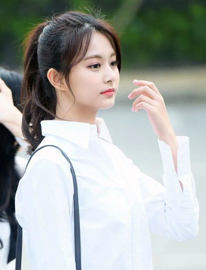 Top 10 Kiểu tóc hot nhất để diện đi học cho nàng sinh viên, học sinh - toplist.vn Top 10 Kiểu tóc hot nhất để diện đi học cho nàng sinh viên, học sinh - toplist.vn