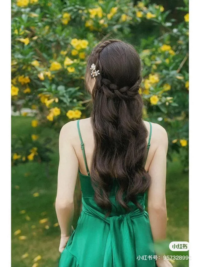 30+ Kiểu tóc đẹp đi đám cưới, đơn giản và XINH XẮN cho nàng