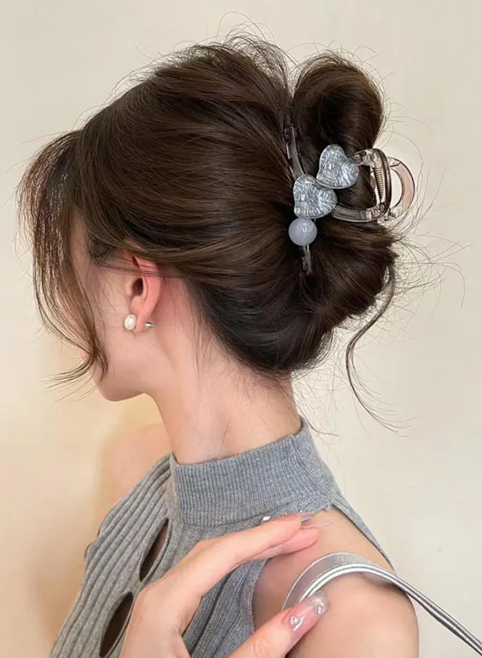 Lưu ngay 15 cách búi tóc bằng kẹp càng cua xinh xắn, đơn giản
