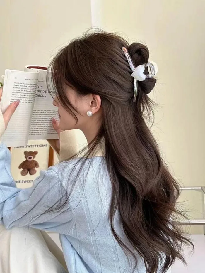 Lưu ngay 15 cách búi tóc bằng kẹp càng cua xinh xắn, đơn giản