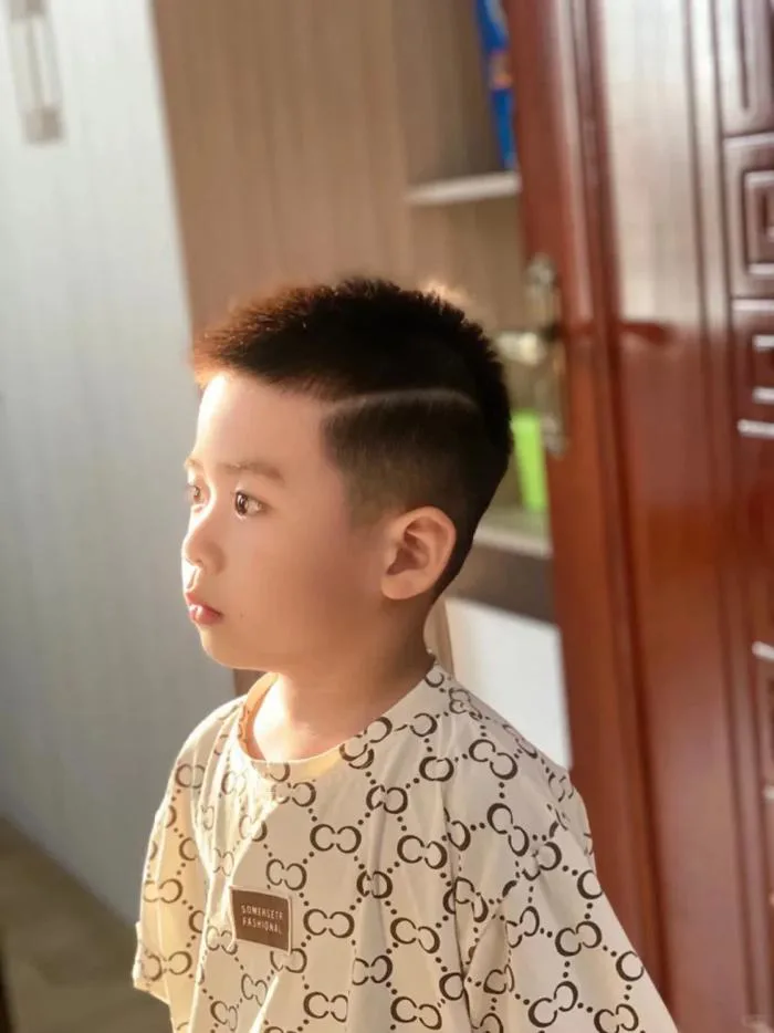 F5 Diện Mạo Cho Hoàng Tử Nhí: 10 Kiểu Tóc Đẹp Cho Bé Trai Cực Chất