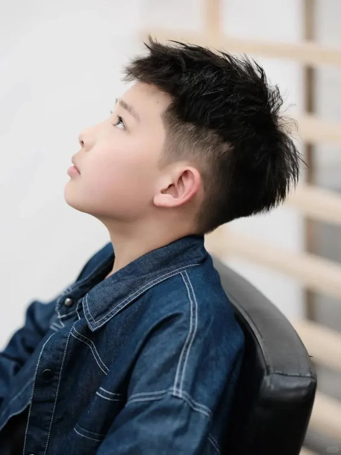 15+ Kiểu Tóc Xoăn Cho Bé Trai Vừa Đáng Yêu Vừa Năng Động