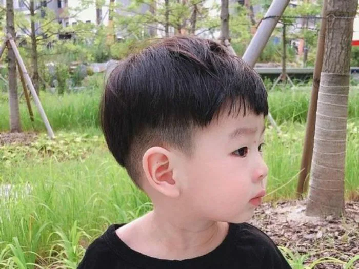 Các Kiểu Tóc Bé Trai Hàn Quốc Đẹp Nhất Bố Mẹ Có Thể Tham Khảo