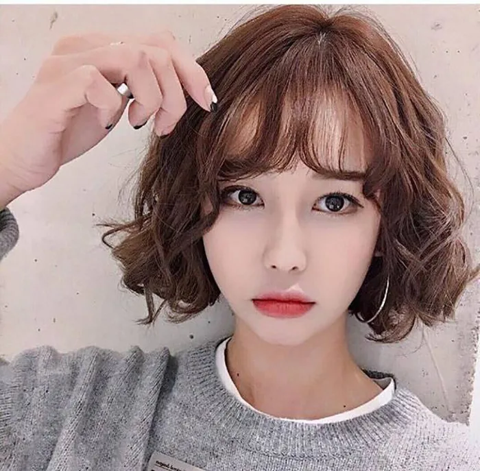 5 kiểu tóc xoăn lọn nhỏ mọi cô gái đều mê