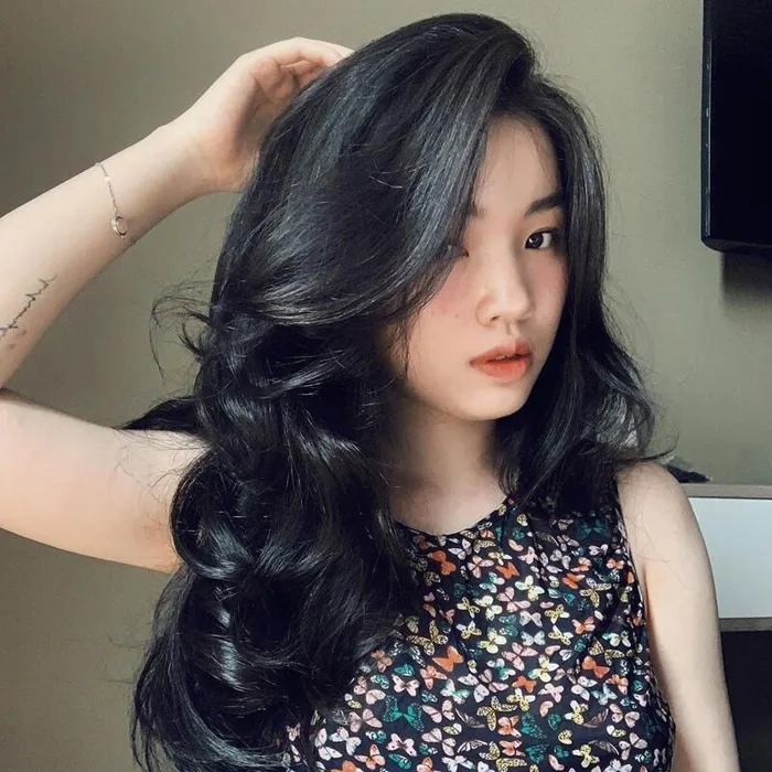 Tổng hợp các mẫu tóc xoăn lọn to dài đẹp và hot nhất hiện nay