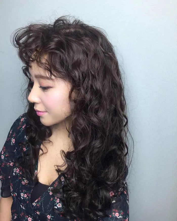 Chán tóc xoăn nhẹ nhàng, con gái Hàn rủ nhau làm tóc xoăn xù mì 