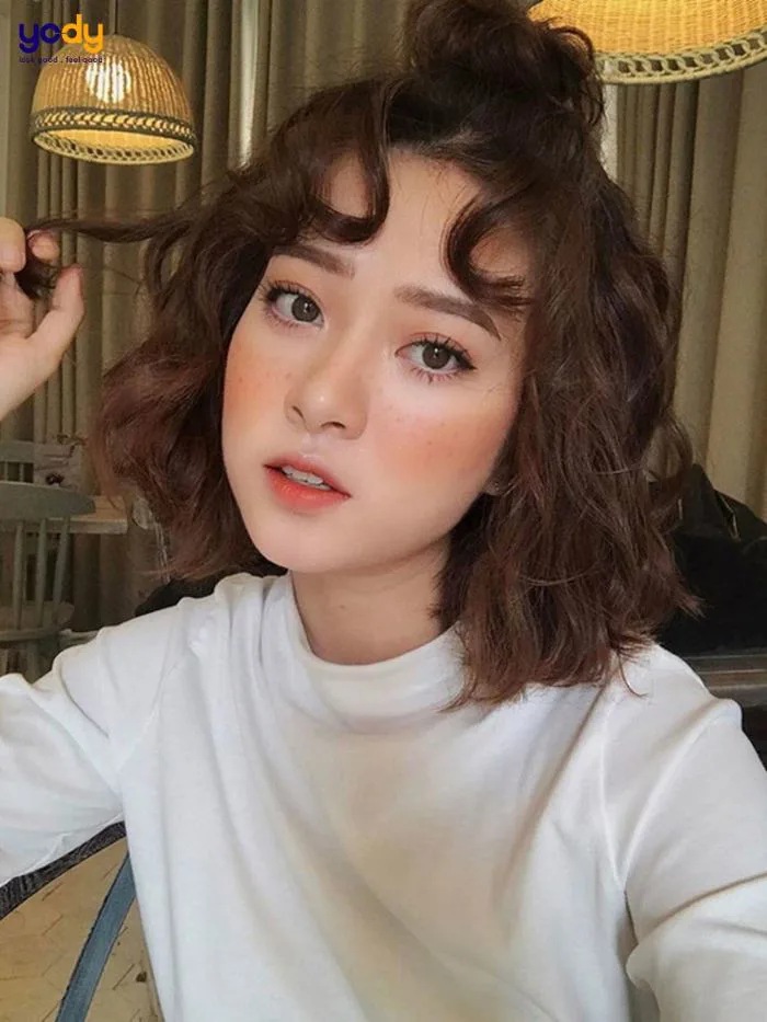 30+ Kiểu Tóc Xoăn Xù Nhẹ Cho Nàng Thêm QUYẾN RŨ, THU HÚT | Yody